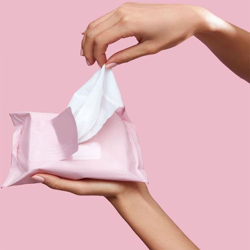 Prendre des lingettes humides en bambou au niveau supérieur